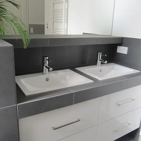 Appartement In Pempelfort - *