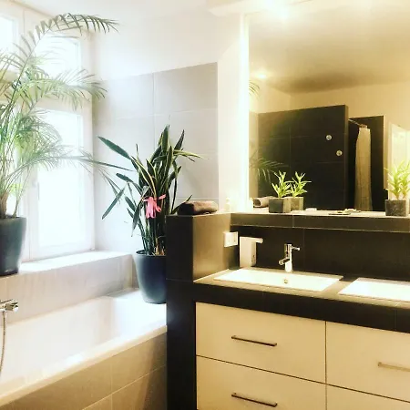 Appartement In Pempelfort - *