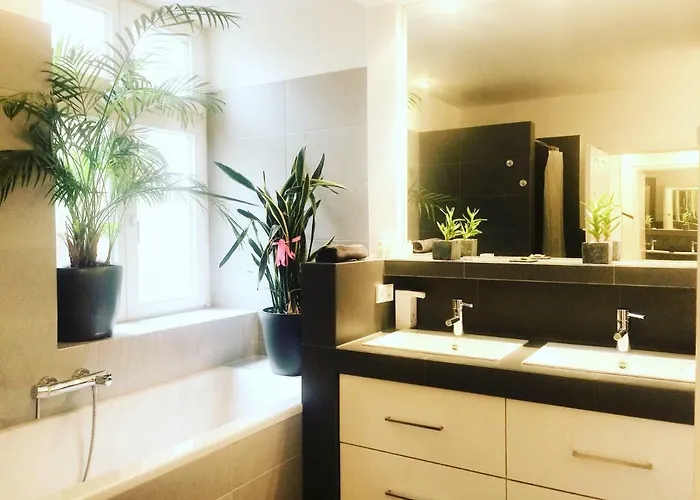 Apartment In Pempelfort - *